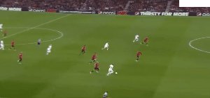 BOB半岛体育-【欧冠】曼联2比3加拉塔萨雷 霍伊伦双响胖虎染红