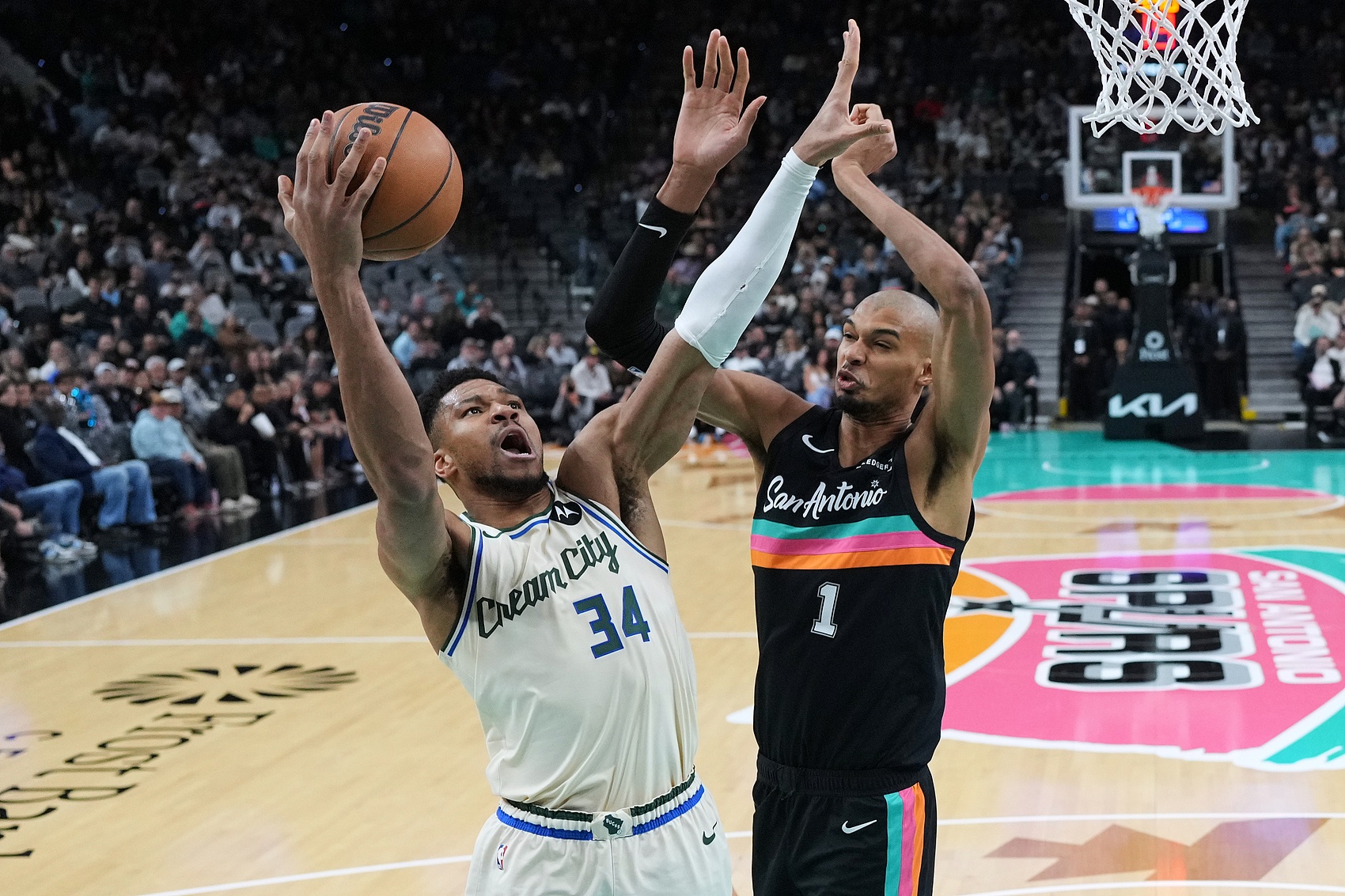 BOB半岛-字母哥谈文班：他只要保持健康就是联盟的未来 天空才是极限