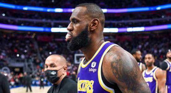 查拉涅：老詹并非故意 索要斯图尔特电话尝试道歉