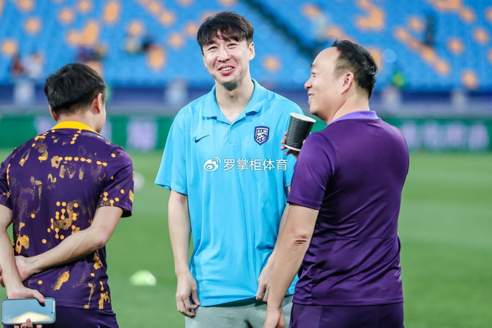 BOB半岛-曝37岁前国脚即将退役！18年的坚守，他是中国后卫 “铁血样本”？|任航|中超|三镇|超级杯|武汉三镇_新浪体育_新浪新闻