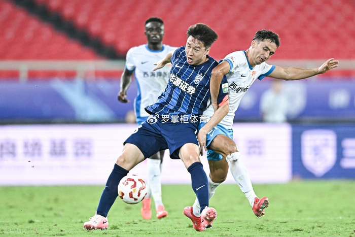 BOB半岛-曝37岁前国脚即将退役！18年的坚守，他是中国后卫 “铁血样本”？|任航|中超|三镇|超级杯|武汉三镇_新浪体育_新浪新闻