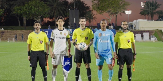 BOB半岛体育-友尽赛！海港0-6俄超豪门 派3外援先发仍遭打爆 4天2次交手丢10球