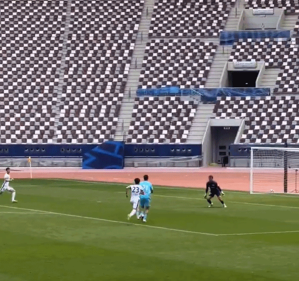 BOB半岛体育-友尽赛！海港0-6俄超豪门 派3外援先发仍遭打爆 4天2次交手丢10球