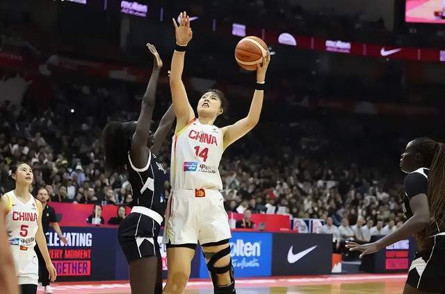 BOB半岛官网-险胜非洲鱼腩，李月汝为何含泪哽咽？原因找到了，宫鲁鸣会改变吗