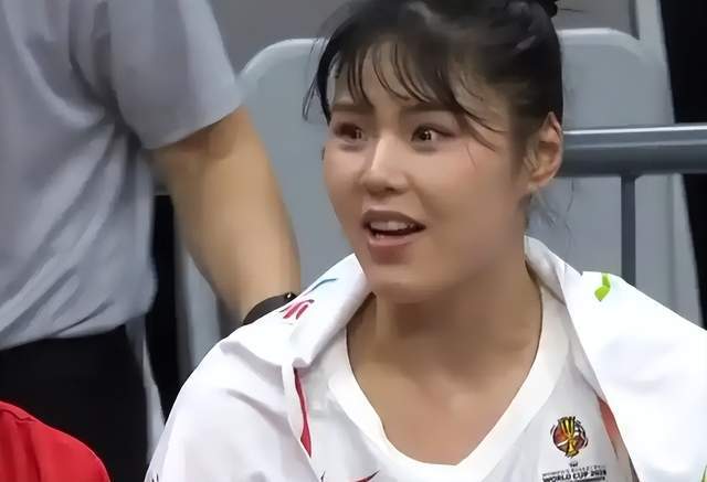 BOB半岛官网-险胜非洲鱼腩，李月汝为何含泪哽咽？原因找到了，宫鲁鸣会改变吗