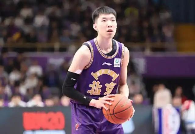 BOB半岛-CBA｜外线防守不力，北控男篮客场不敌新疆