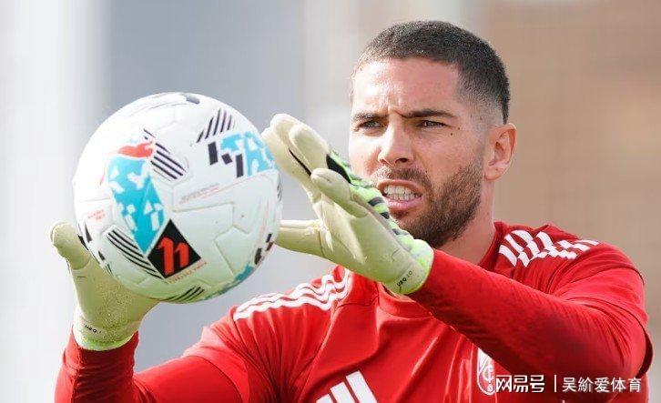 BOB半岛平台-足坛疯狂夜：0-1绝杀！0-0闷平！卢卡屡献神扑